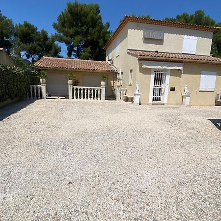Suite Spa Acces Autonome Beaucaire  Exterior photo