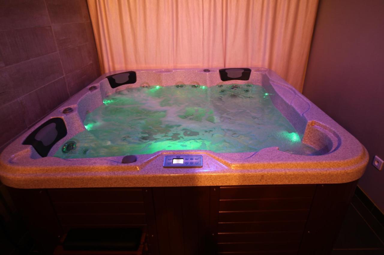 Suite Spa Acces Autonome Beaucaire  Exterior photo